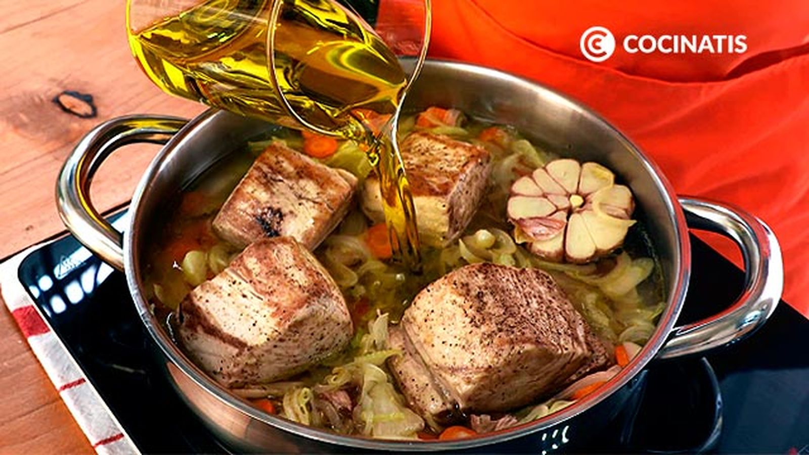 Cocina todo junto durante 15 minutos Receta de bonito en escabeche paso 5