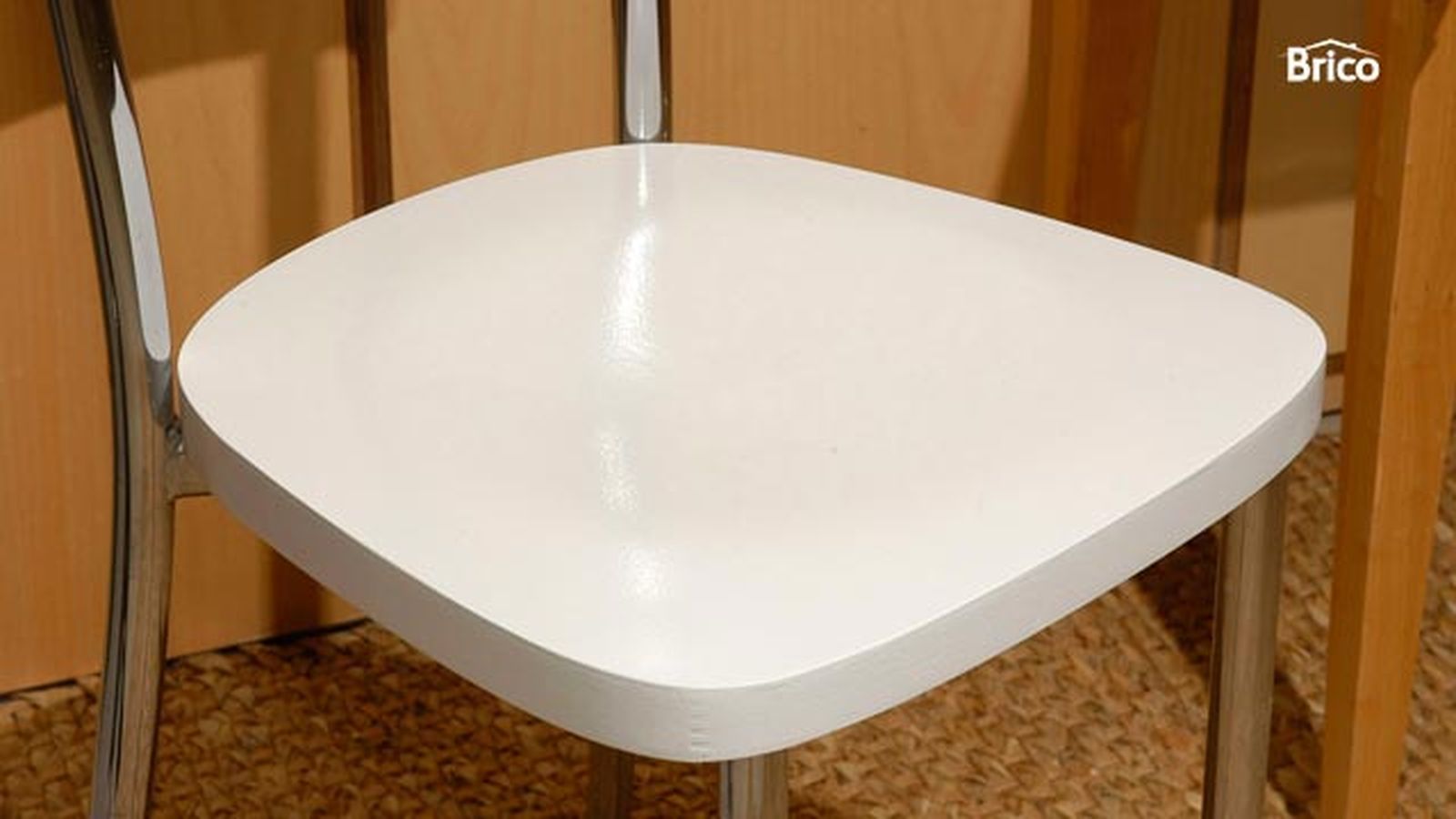 Esmaltar silla de cocina deteriorada paso 6 Esmaltar silla de cocina deteriorada paso 6