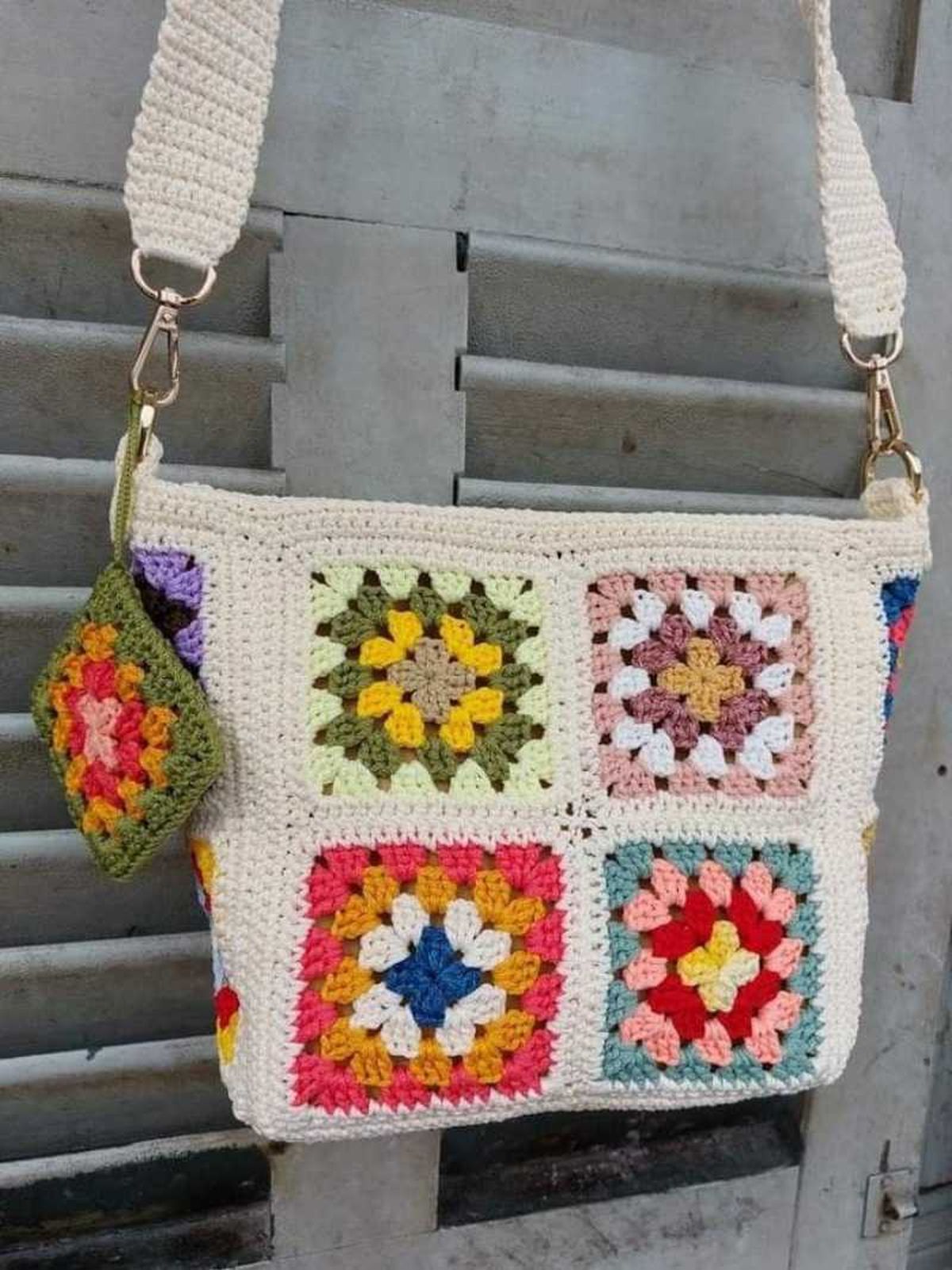 Bolso de crochet.