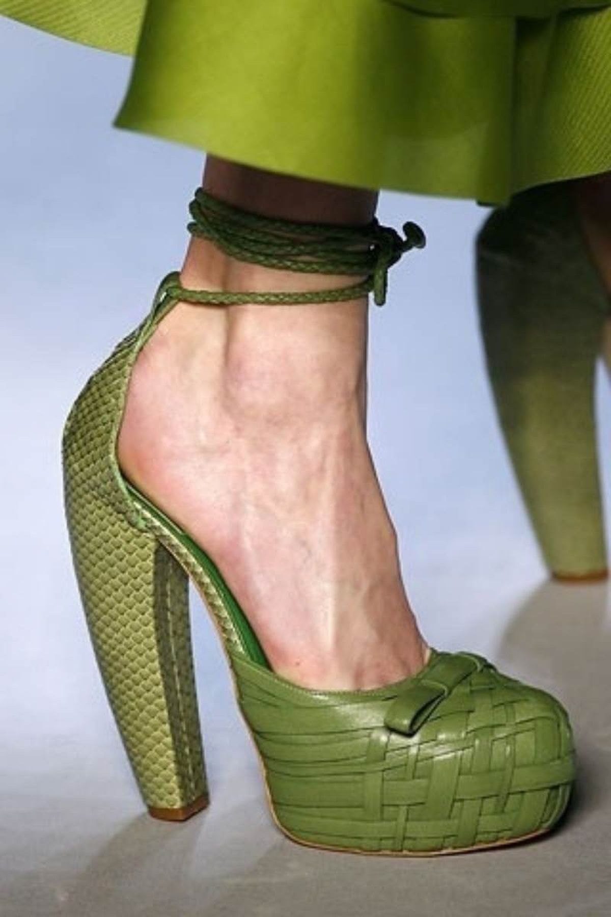 Tacón curvo o de banana