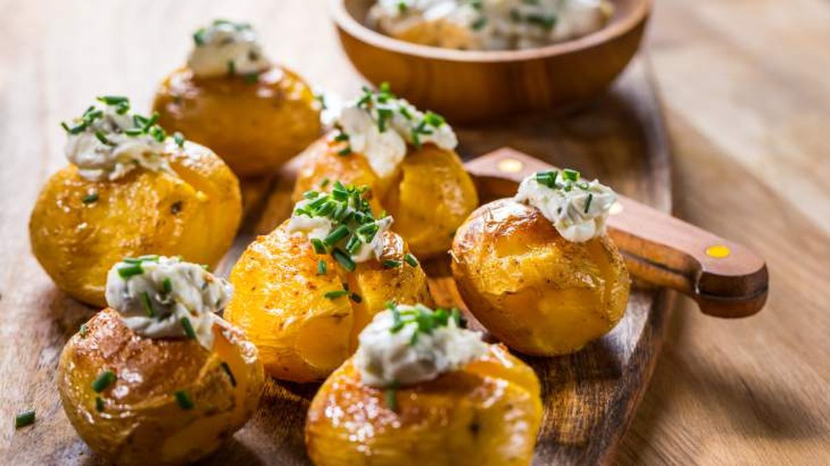patatas asadas con cebollino guarnicion