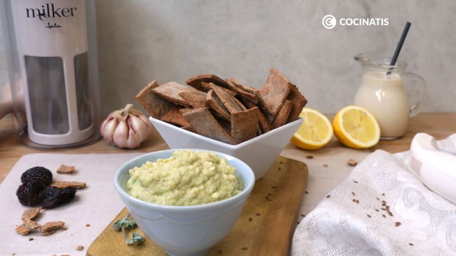 Crackers caseros con crema de aguacate Crackers caseros con crema de aguacate