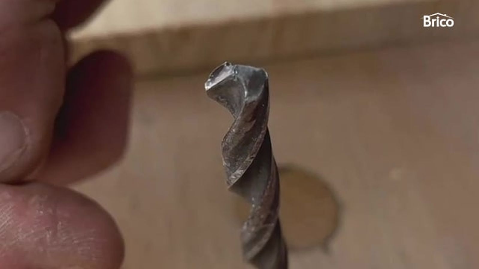 como afilar una broca para metal paso 2 como afilar una broca para metal paso 2