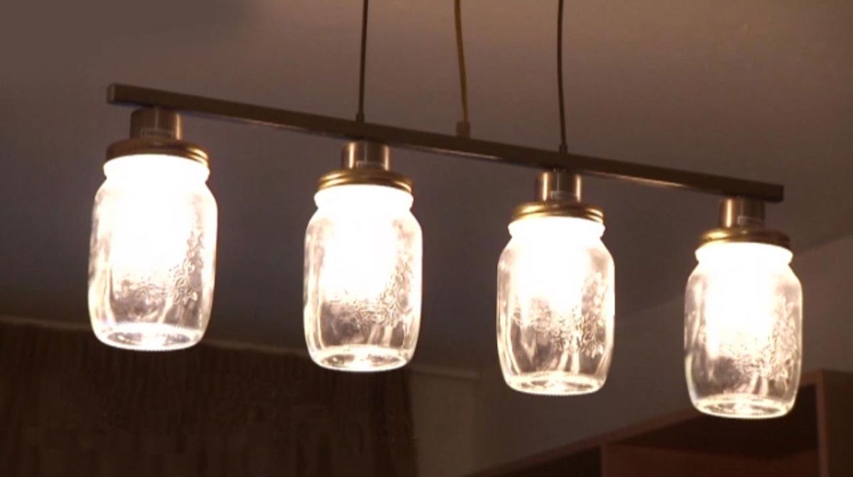 Lámpara con tarros de cristal paso