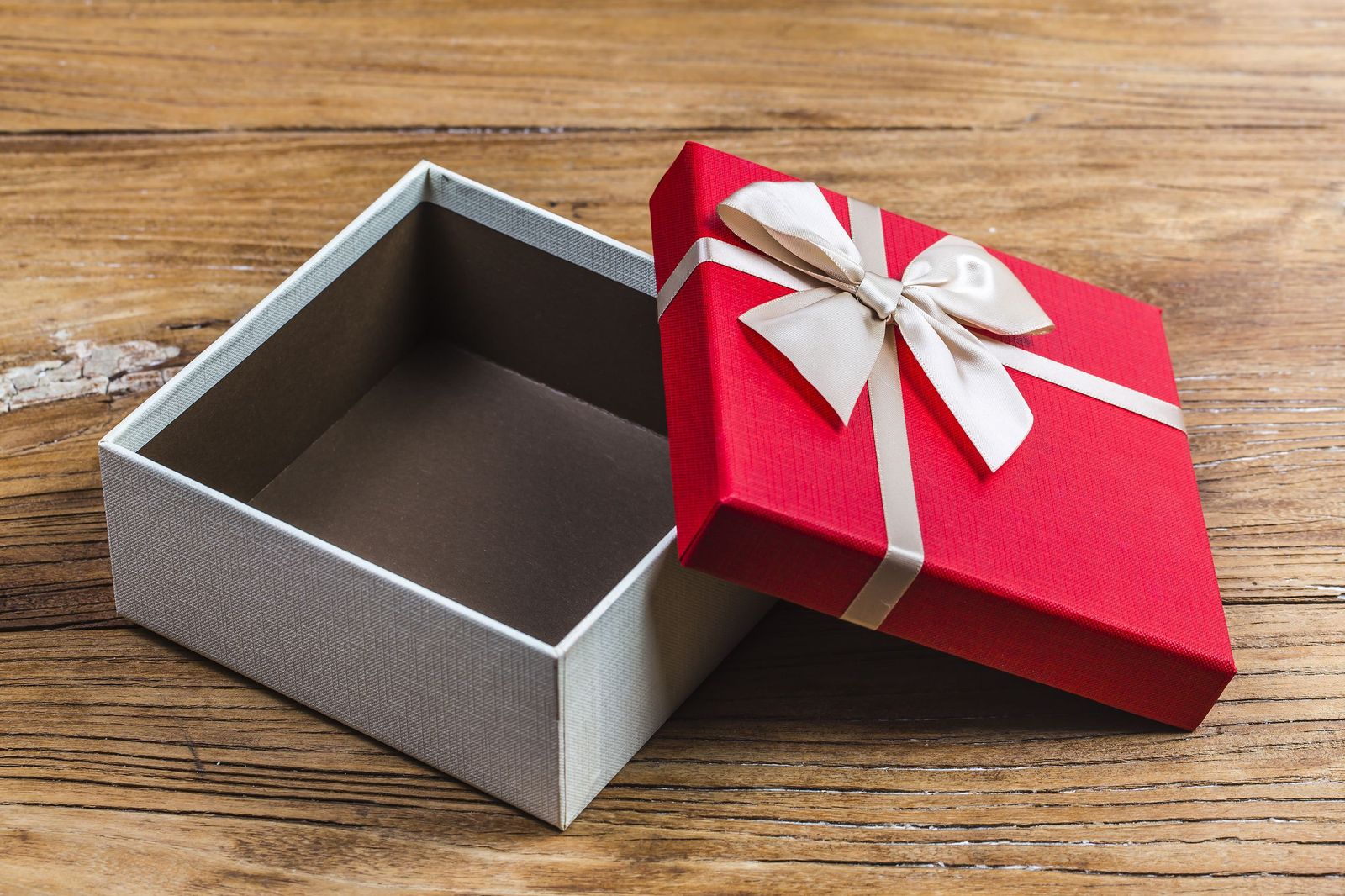 Las cajas de regalos pueden ser útiles como decoración