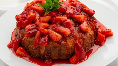 Tarta de ricotta al horno con fresas, receta de Eva Arguiñano