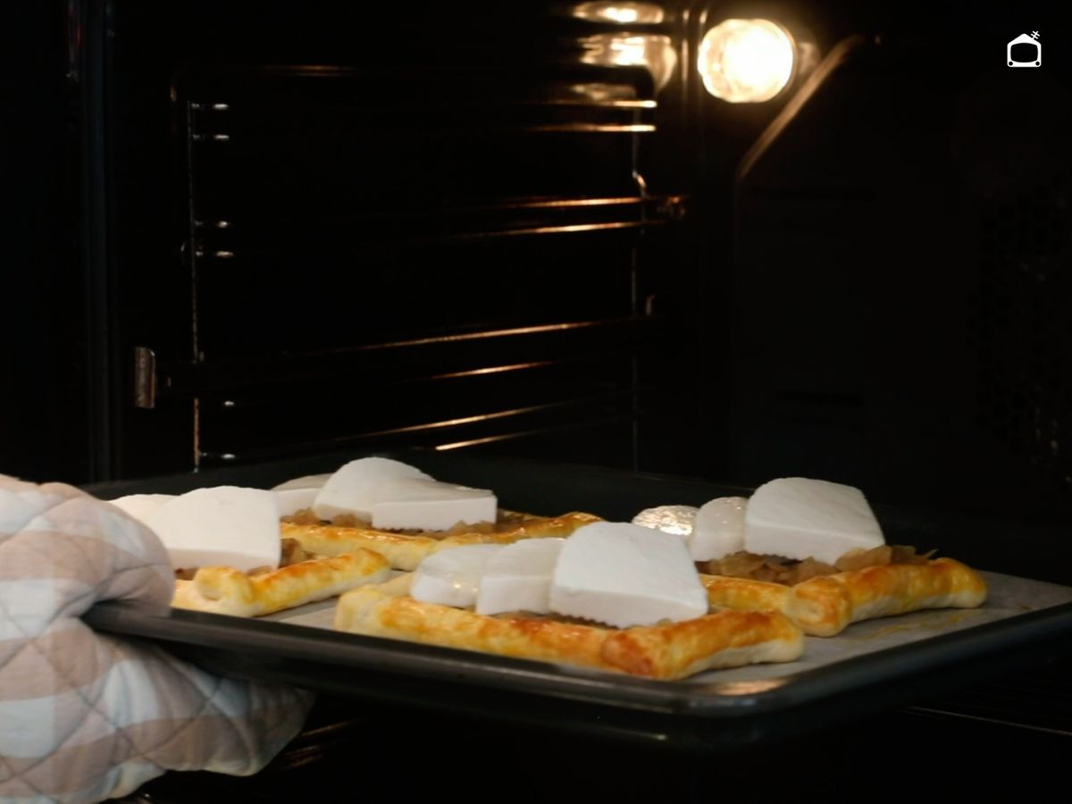 Derrite un poco el queso en el horno