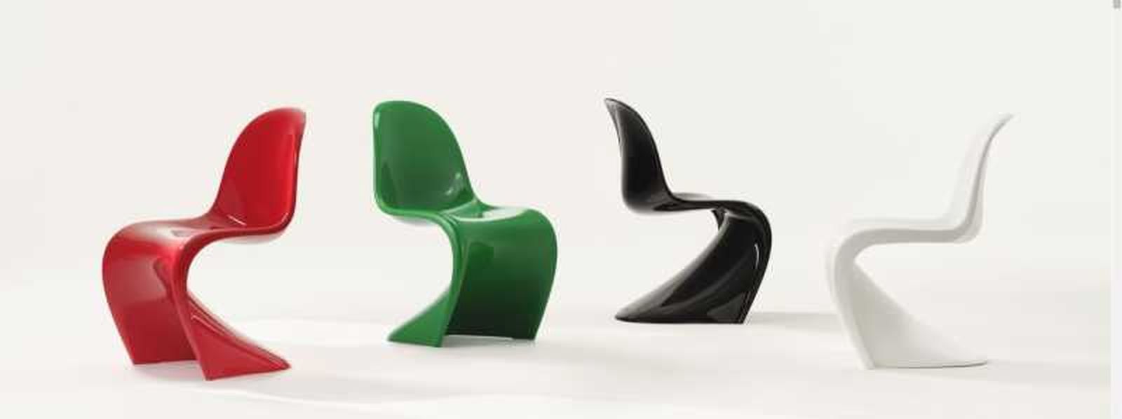 Sillas Panton de colores y brillantes. Sillas Panton de colores y brillantes.