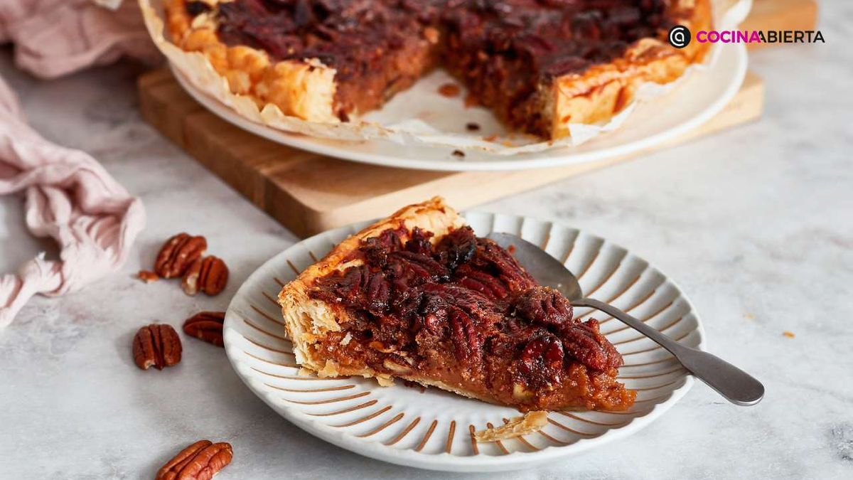Tarta de nueces pecanas deliciosa y fácil con masa de hojaldre
