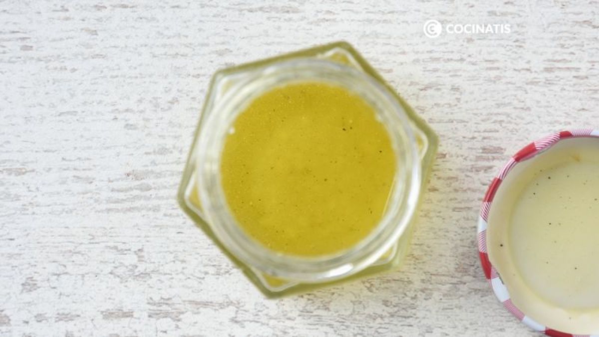 Preparamos el aliño para la ensalada