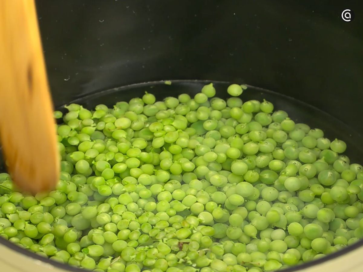 Cuece los guisantes