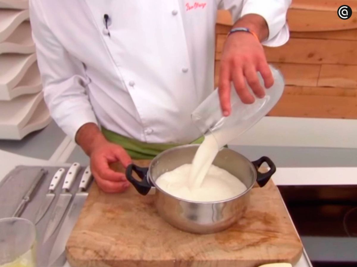 Calienta la leche e infusiona