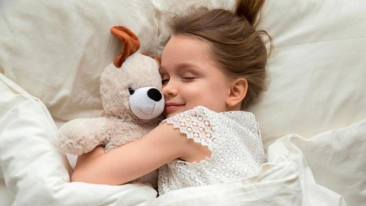 limpiar peluches nina oso