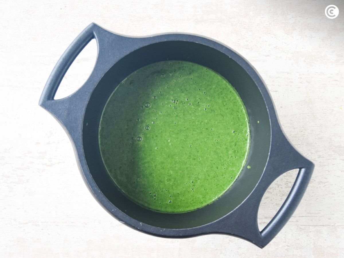 Triturar la crema de espinacas