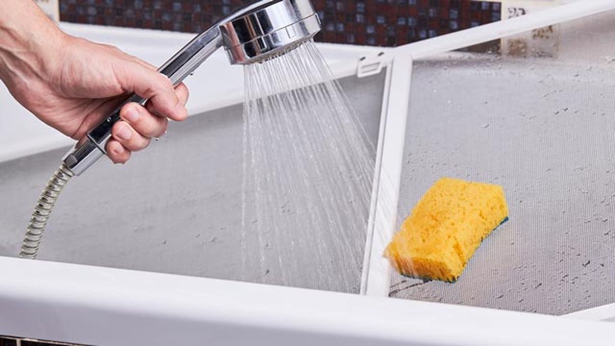 como limpiar la mampara de la ducha con trucos caseros
