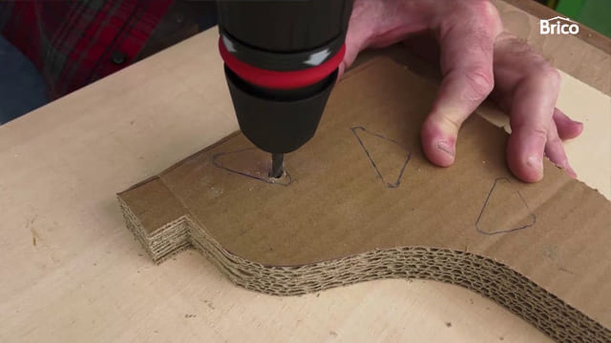 Brico 26 muebles de carton paso9