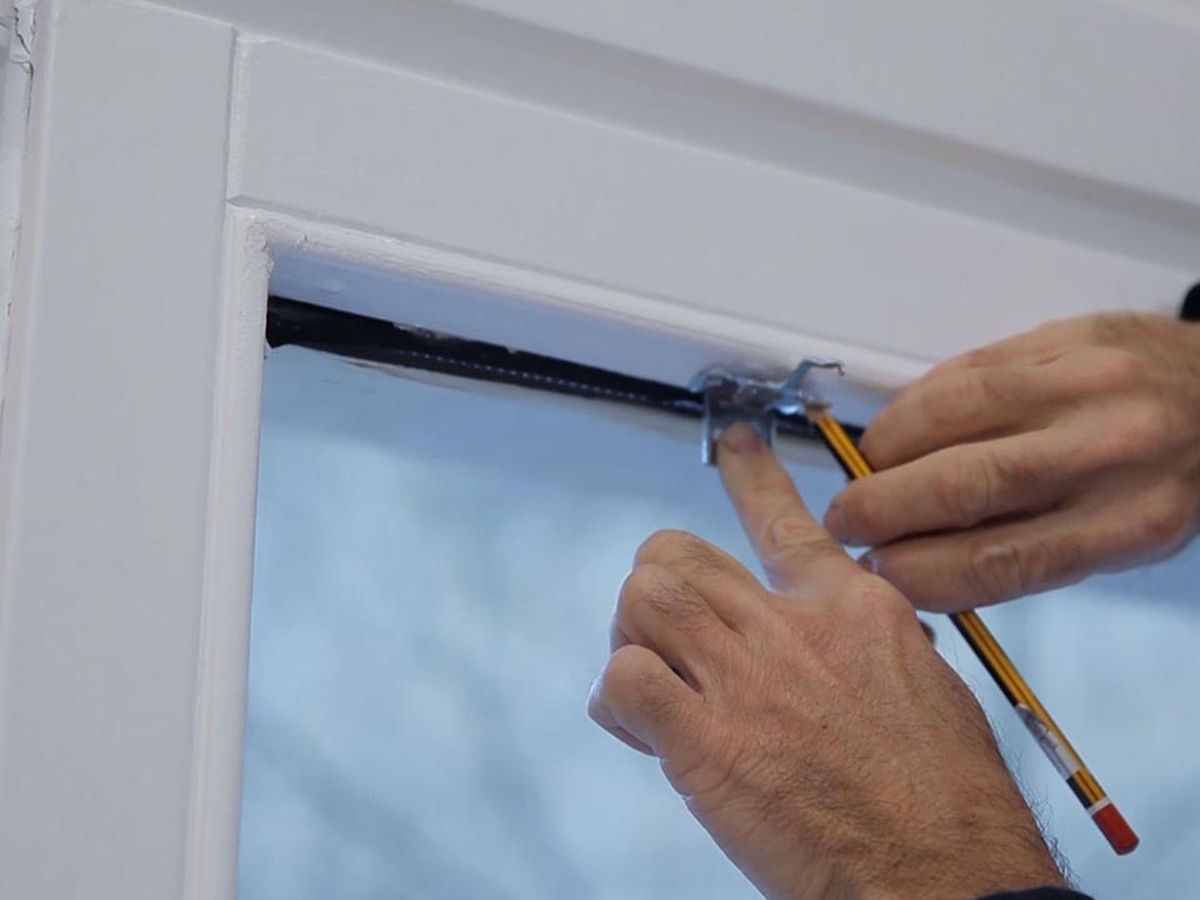 Colocar veneciana en ventana oscilobatiente paso 2