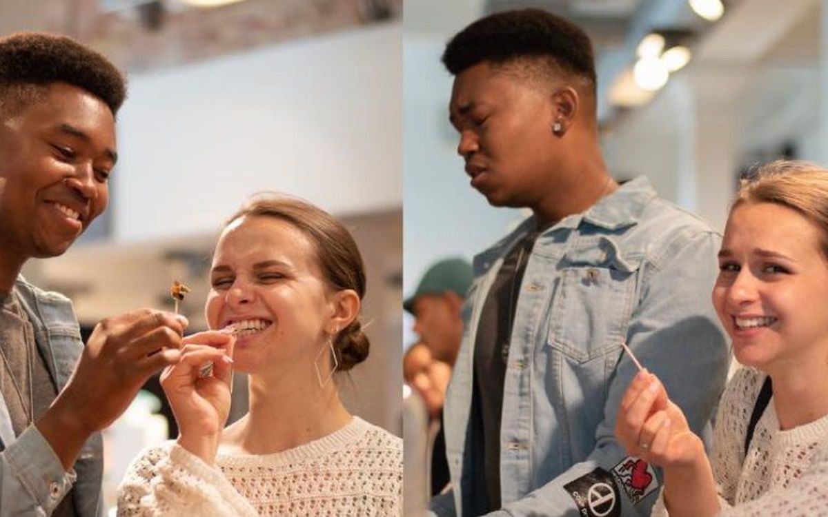 Los visitantes pueden probar algunas de las comidas asquerosas