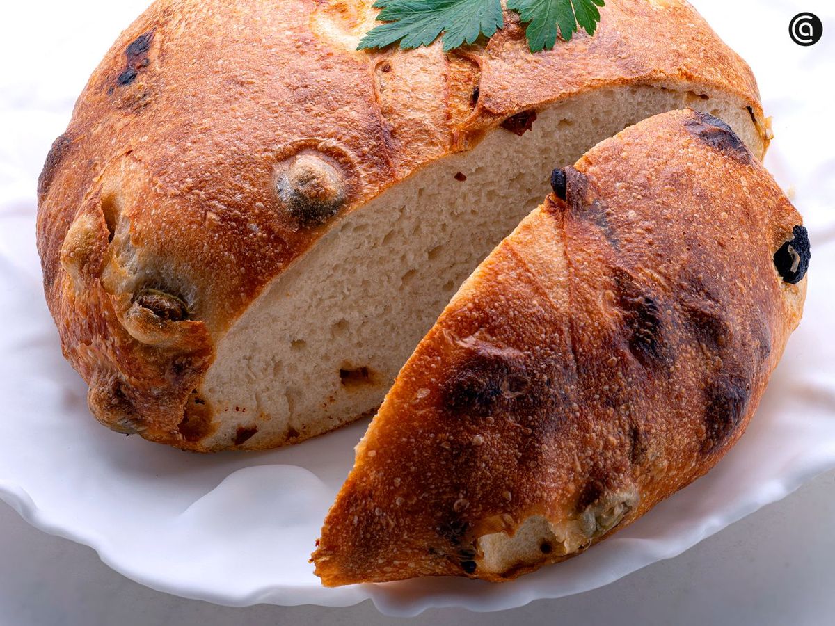 Pan de aceitunas y tomate seco de Joseba Arguiñano