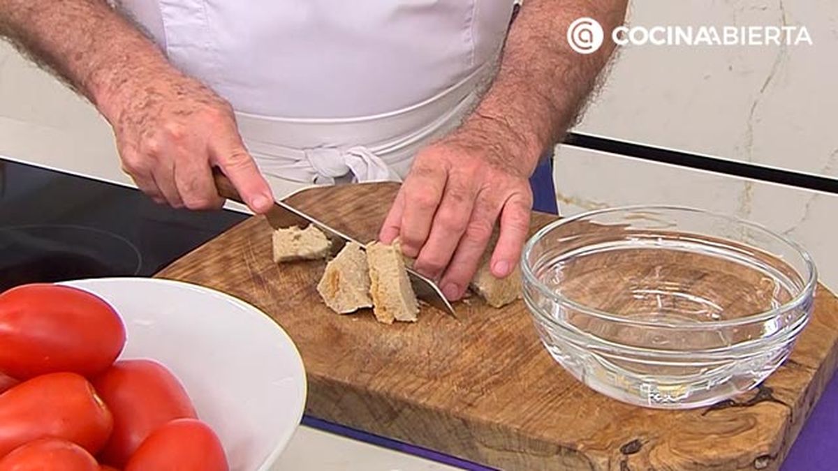 gazpacho suave sin pepino receta verano karlos arguinano karl67940321 paso1