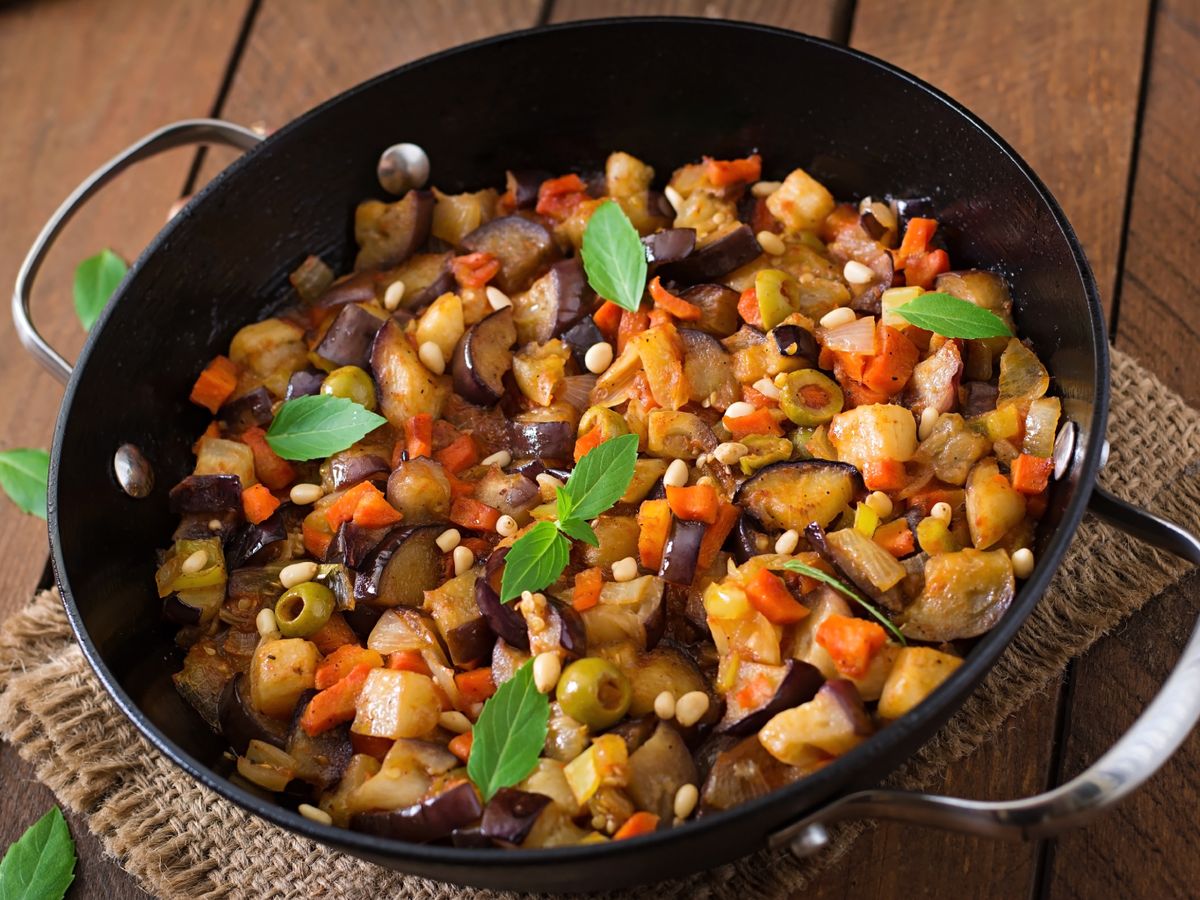 En Sicilia existen unas 37 variantes de caponata, cada una con sus ingredientes y su personalidad.