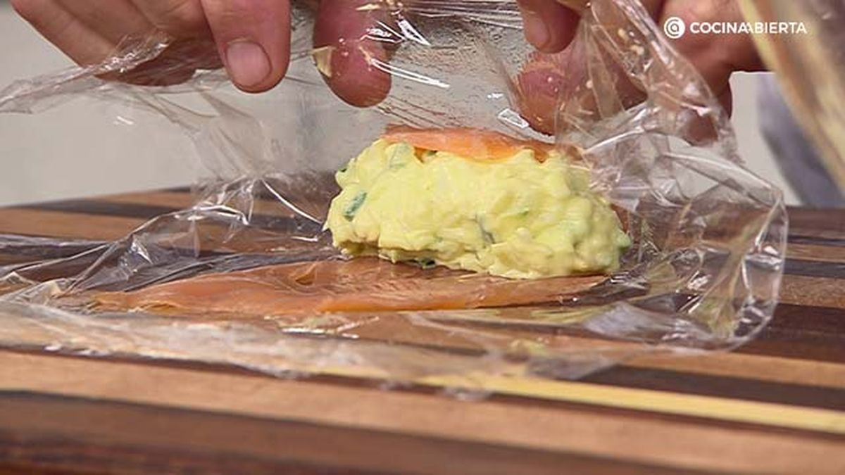 receta rulos salmon ensaladilla ka paso 5