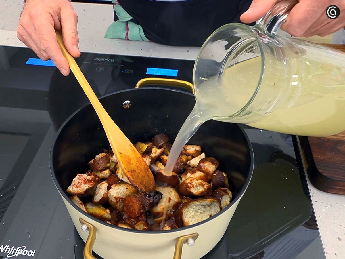 Cocina la sopa de ajo