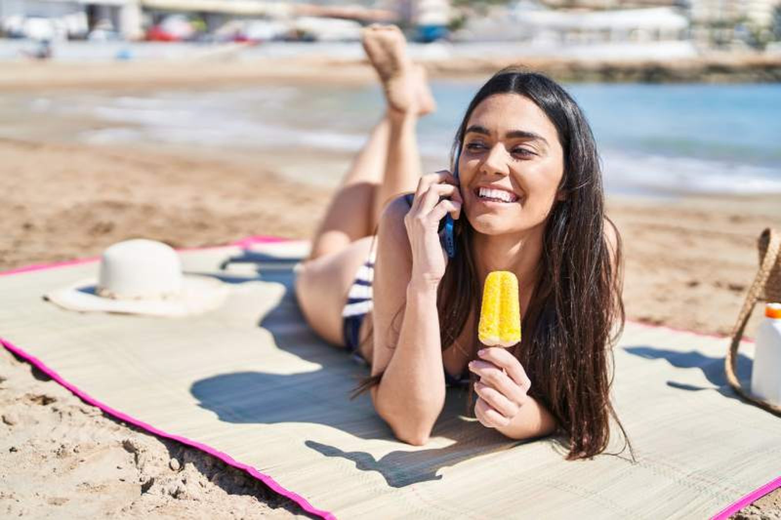 Limpia la esterilla de playa según su material de fabricación Limpia la esterilla de playa según su material de fabricación