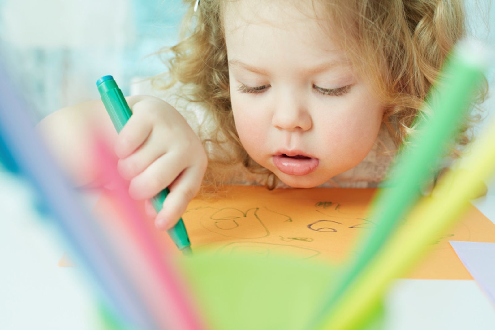 Qué hacer con los dibujos y trabajos escolares de los niños