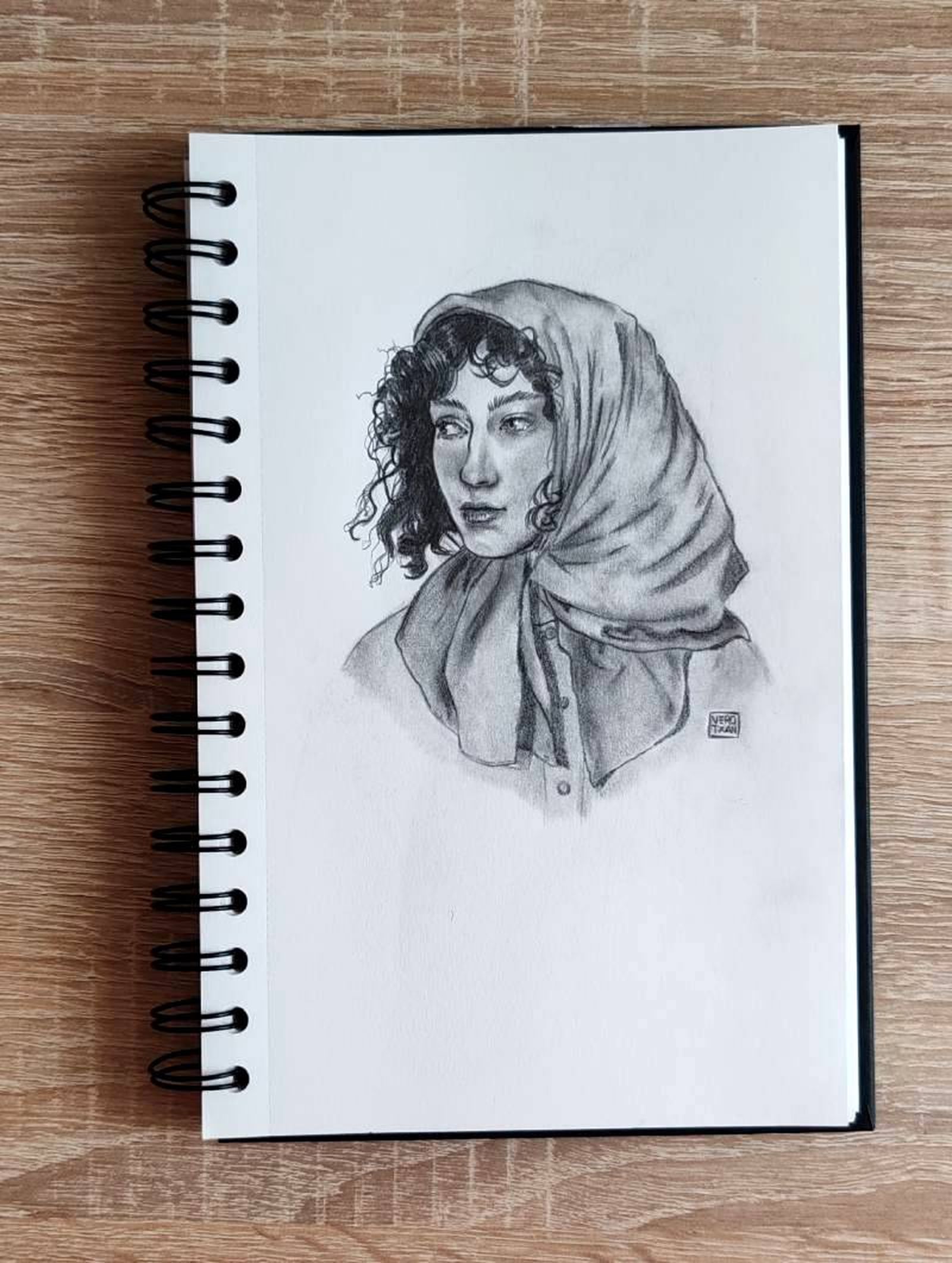 Dibujo de mujer a lápiz. / Autora: Verotxan Dibujo de mujer a lápiz. / Autora: Verotxan