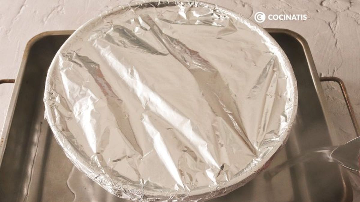 Hornear el chocoflan al baño María