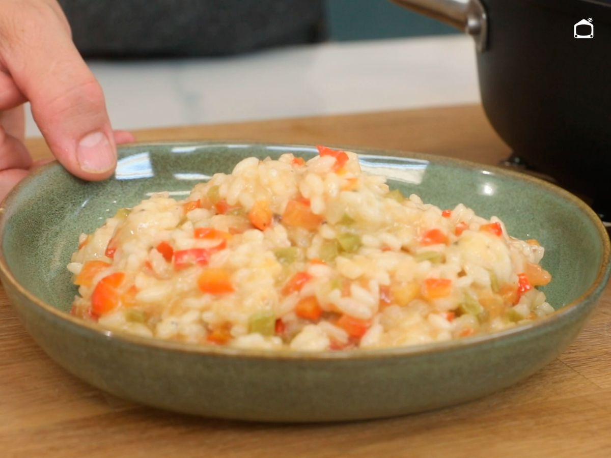 Sirve el risotto en caliente y disfruta