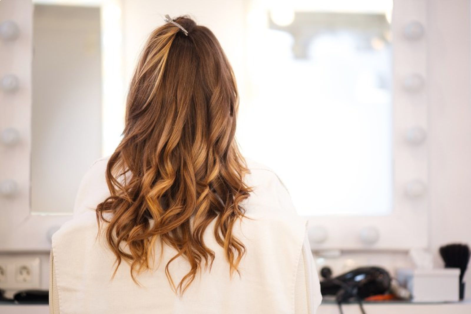 Las mechas californianas mantienen la raíz más oscura