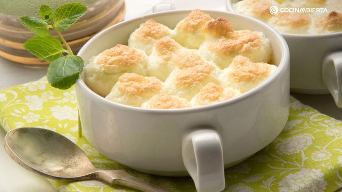 Crema de yogur gratinada con merengue