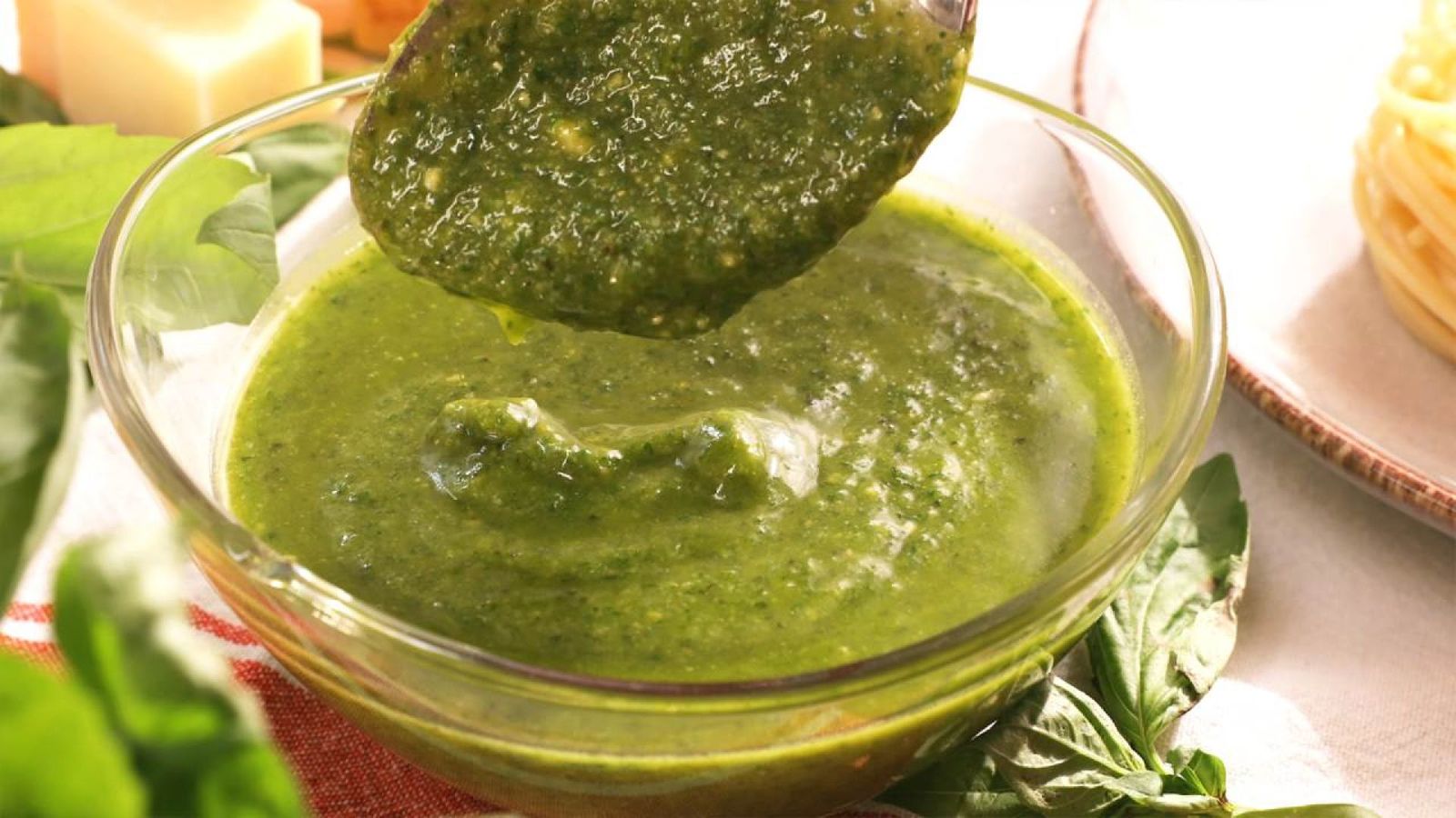 Cómo hacer salsa pesto paso 3 Cómo hacer salsa pesto paso 3