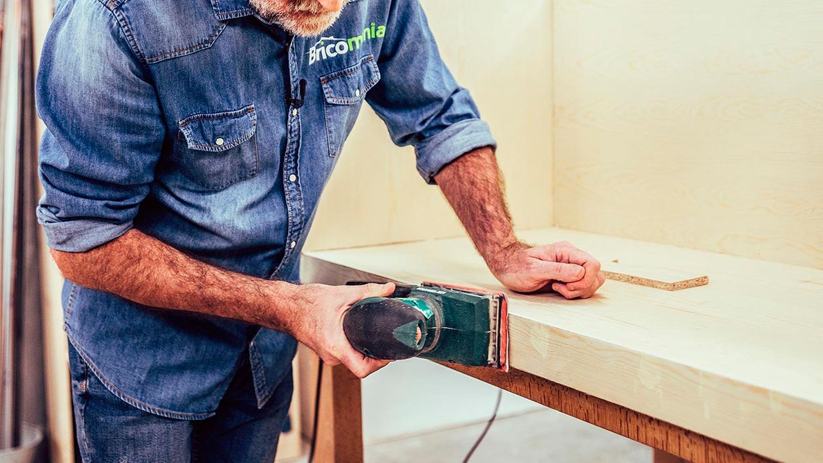 Cómo hacer una mesa escritorio de madera paso 8 Cómo hacer una mesa escritorio de madera paso 8