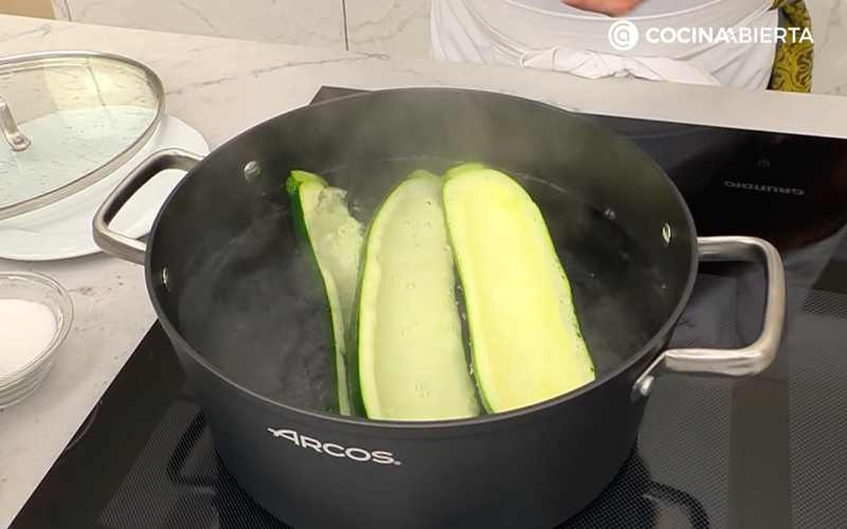 Cocina las cáscaras durante 3-4 minutos