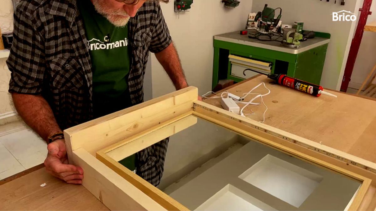 Bricomania 38 tocador maquillaje con luz paso 12