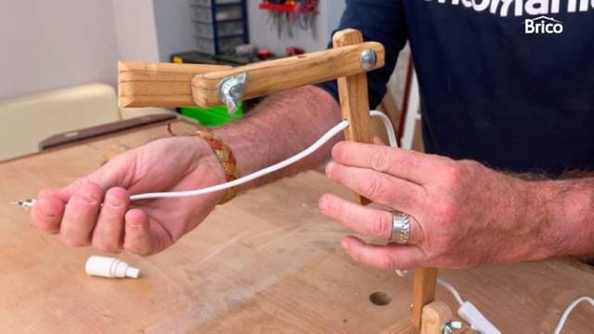 bricomania 55 como hacer una lampara de mesa nordica 12