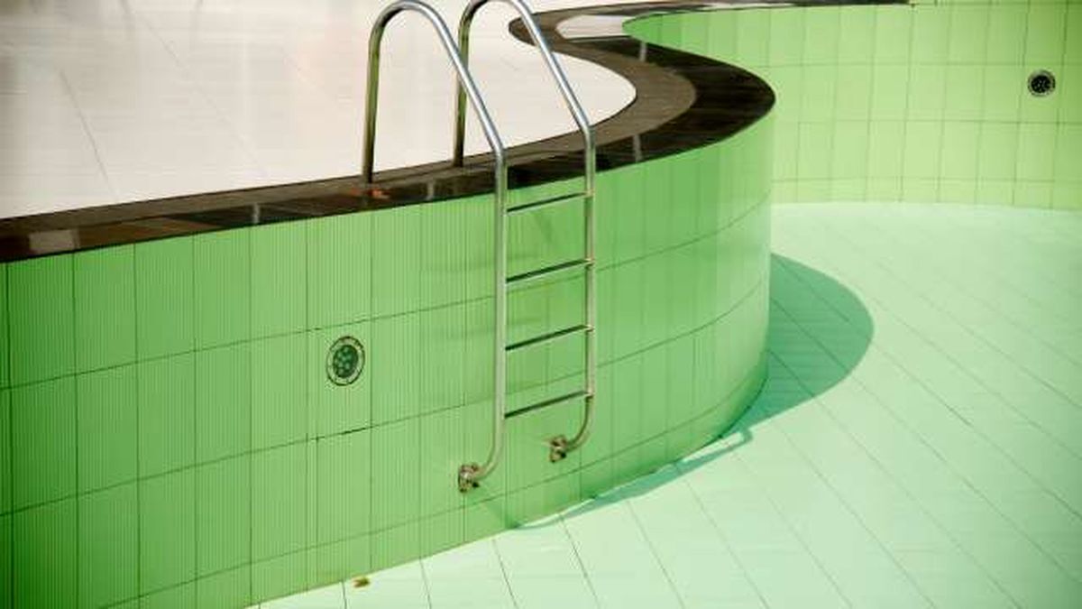 como limpiar una piscina vacia 4