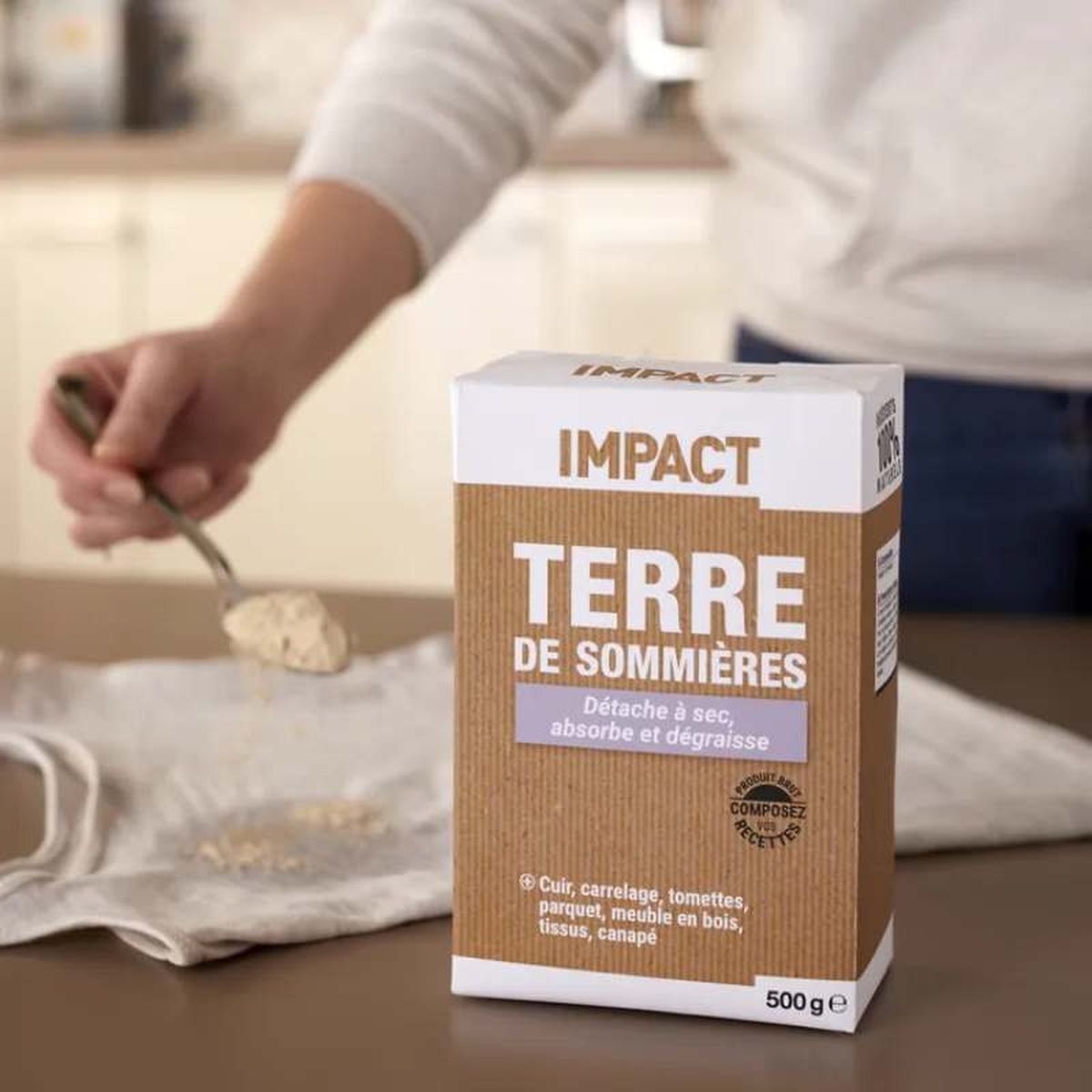 Tierra de sommières: quitamanchas en seco para ropa / IMAGEN: IMPACT