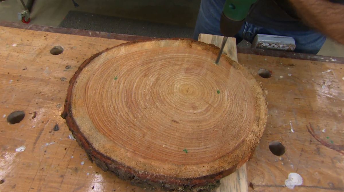 Lámpara con troncos y ramas de madera paso 3