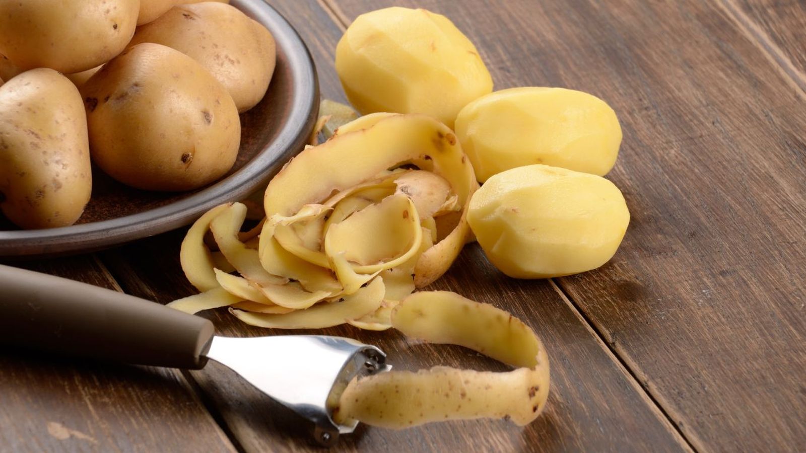 Pelar patatas