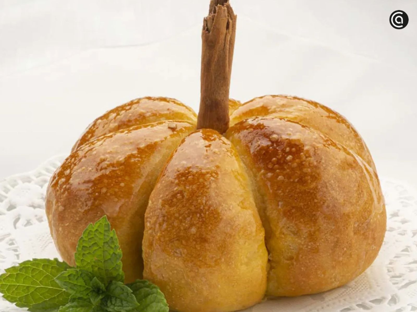 Bollos de calabaza: tiernos, aromáticos y con un toque dulce que sabe a otoño. Bollos de calabaza: tiernos, aromáticos y con un toque dulce que sabe a otoño.