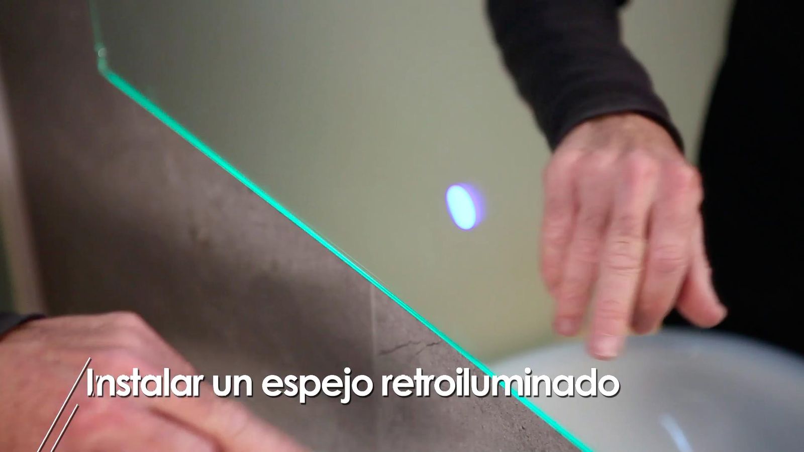 Colocar un espejo retroiluminado en el baño paso 6 Colocar un espejo retroiluminado en el baño paso 6