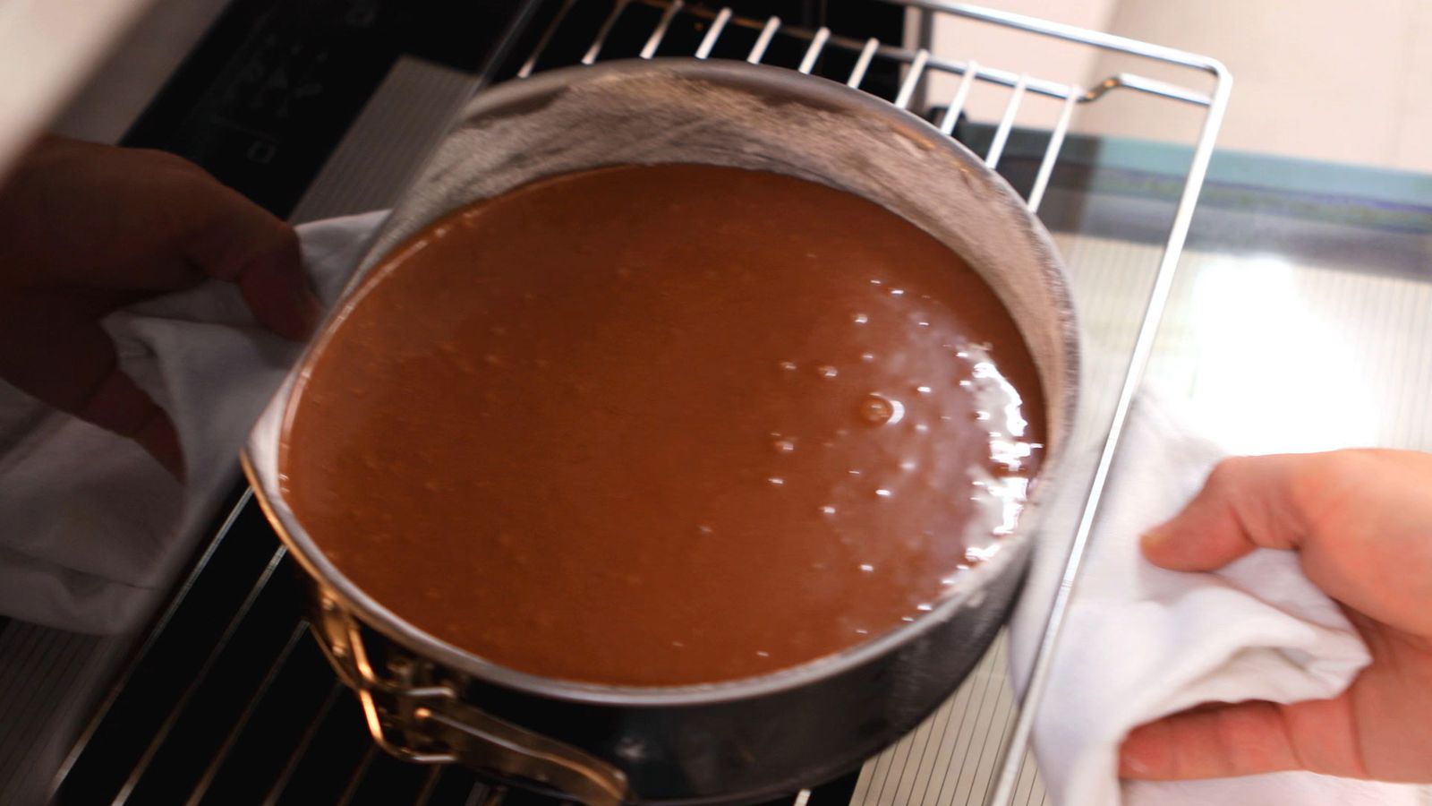 Bizcocho de chocolate con crema de queso Paso 5 Bizcocho de chocolate con crema de queso Paso 5