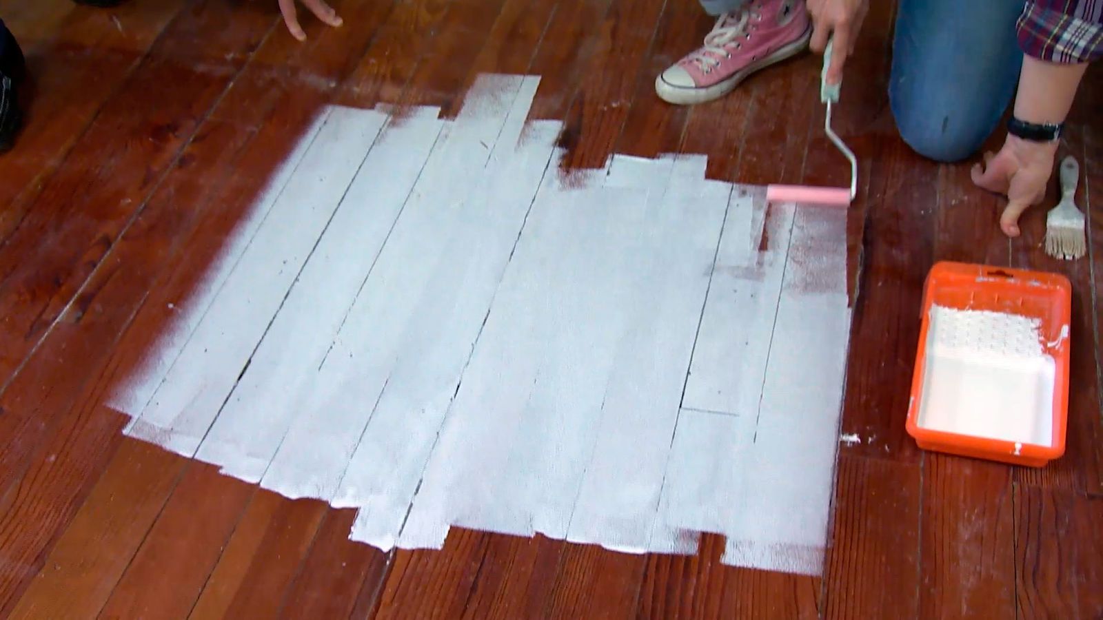 DEKO673 pintar suelo madera diseno rombos paso1 DEKO673 pintar suelo madera diseno rombos paso1
