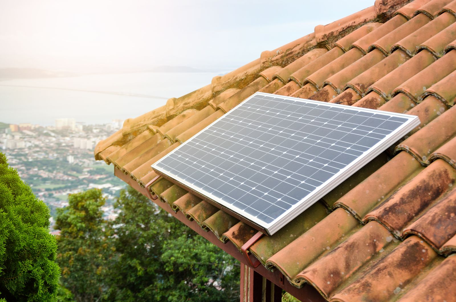 Aspectos legales del uso de las placas solares para particulares o comunidades