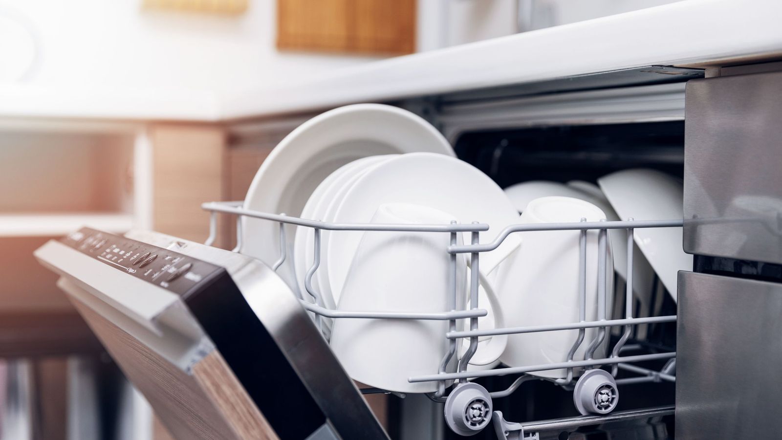 Utiliza el lavavajillas durante los momentos de menos calor o elige un programa más frío Utiliza el lavavajillas durante los momentos de menos calor o elige un programa más frío