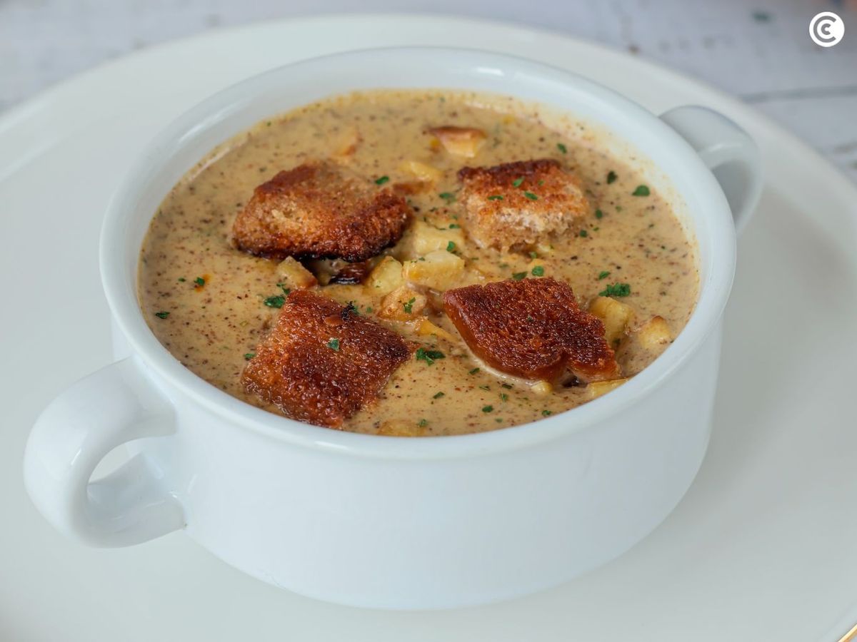 Sopa de almendras vegana